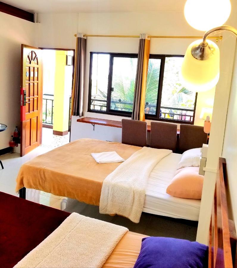Mb Hostel Moalboal Buitenkant foto
