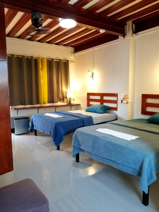 Mb Hostel Moalboal Buitenkant foto